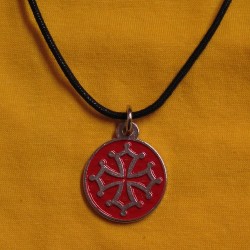 Collier médaillon rond croix occitane