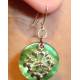 Boucles d'oreilles croix occitane (métal argenté sur nacre vert moyen)